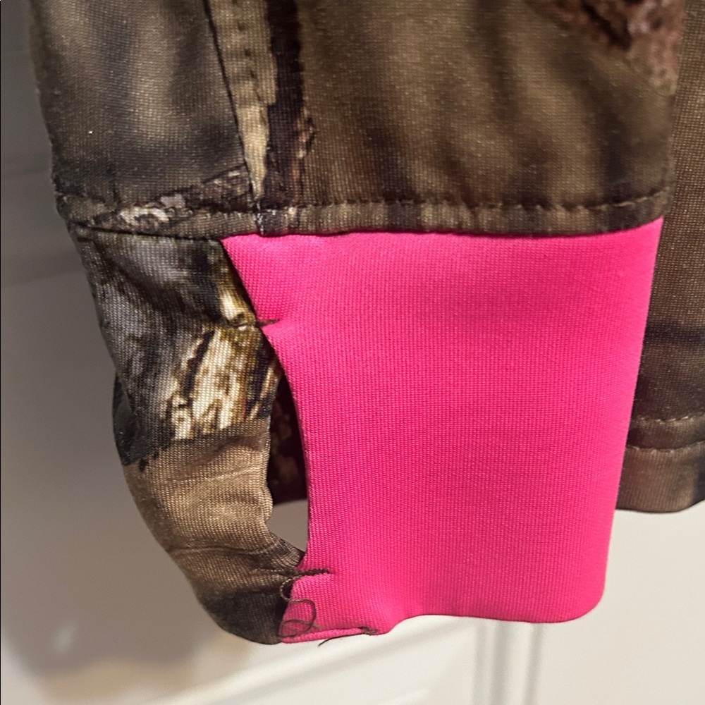 Mossy Oak Women's Camo Jacket with Pink Accents - Picture 3 of 7